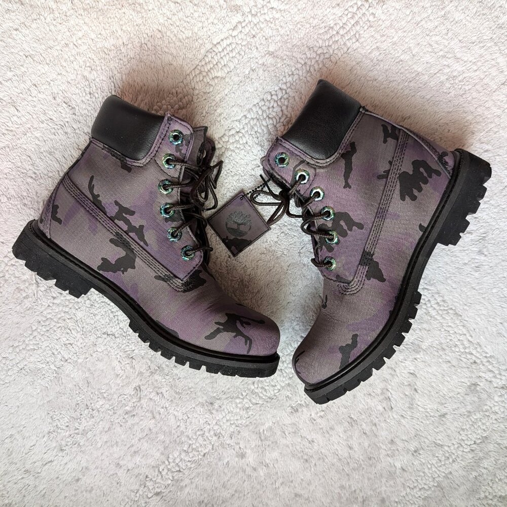 Like New Timberland Premium Boots (Size: 6; Black/Purple/Iridescent Camouflage)